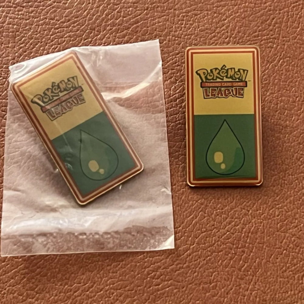 Vintage 1999 Pokémon Johto Cascade Pin – Nintendo Game League Badge